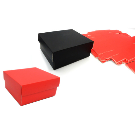 ΧΑΡΤΙΝΟ ΚΟΥΤΙ ME KAΠΑΚΙ 13cm x 13cm x 6cm