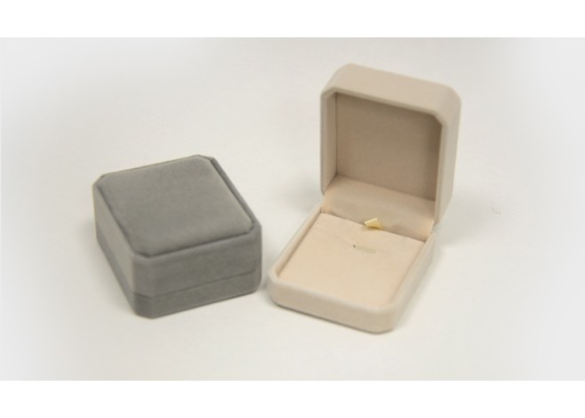 ΒΕΛΟΥΔΙΝΟ ΚΟΥΤΙ ΣΤΑΥΡΟΥ 7cm x 8.5cm x 4cm 0206040 ΒΕΛΟΥΔΙΝΟ ΚΟΥΤΙ ΣΤΑΥΡΟΥ 7cm x 8.5cm x 4cm 0206040