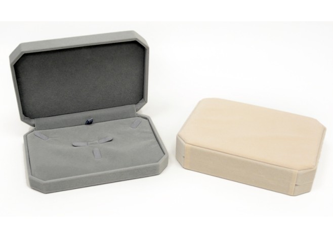 ΒΕΛΟΥΔΙΝΟ ΚΟΥΤΙ ΚΟΛΙΕ 17.5cm x 12.3cm x 3.5cm 0206042 ΒΕΛΟΥΔΙΝΟ ΚΟΥΤΙ ΚΟΛΙΕ 17.5cm x 12.3cm x 3.5cm 0206042