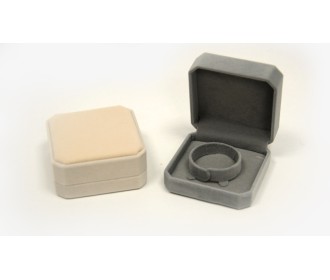 ΒΕΛΟΥΔΙΝΟ ΚΟΥΤΙ ΓΙΑ ΒΡΑΧΙΟΛΙ 9cm x 9cm x 4.5cm 0206043 ΒΕΛΟΥΔΙΝΟ ΚΟΥΤΙ ΓΙΑ ΒΡΑΧΙΟΛΙ 9cm x 9cm x 4.5cm 0206043