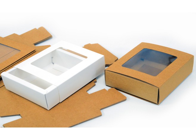 ΧΑΡΤΙΝΟ ΚΟΥΤΙ ΣΥΡΤΑΡΩΤΟ ΜΕ ΠΑΡΑΘΥΡΟ 19.5cm x 15.5cm x 5cm 0402156 ΧΑΡΤΙΝΟ ΚΟΥΤΙ ΣΥΡΤΑΡΩΤΟ ΜΕ ΠΑΡΑΘΥΡΟ 19.5cm x 15.5cm x 5cm 0402156