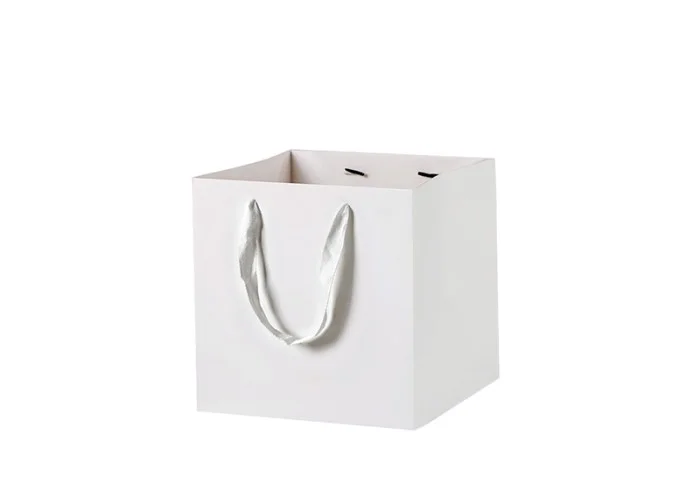 ΤΣΑΝΤΑ ΛΕΥΚΗ ΚΥΒΟΣ ΜΕ ΙΜΑΝΤΑ 25cm 0402183