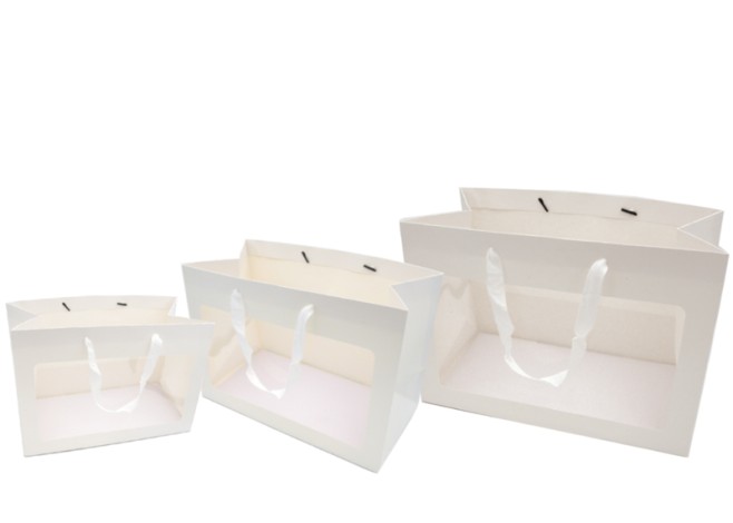 ΤΣΑΝΤΑ ΧΑΡΤΙΝΗ ΜΕ ΠΑΡΑΘΥΡΟ 50cm x 30cm x 25cm 0402218 ΤΣΑΝΤΑ ΧΑΡΤΙΝΗ ΜΕ ΠΑΡΑΘΥΡΟ 50cm x 30cm x 25cm 0402218