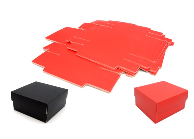 ΧΑΡΤΙΝΟ ΚΟΥΤΙ ME KAΠΑΚΙ 8cm x 8cm x 5cm 0402234 ΧΑΡΤΙΝΟ ΚΟΥΤΙ ME KAΠΑΚΙ 8cm x 8cm x 5cm 0402234