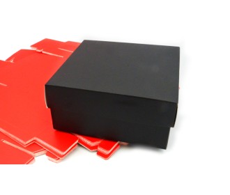 ΧΑΡΤΙΝΟ ΚΟΥΤΙ ME KAΠΑΚΙ 30cm x 23cm x 9cm 0402237 ΧΑΡΤΙΝΟ ΚΟΥΤΙ ME KAΠΑΚΙ 30cm x 23cm x 9cm 0402237