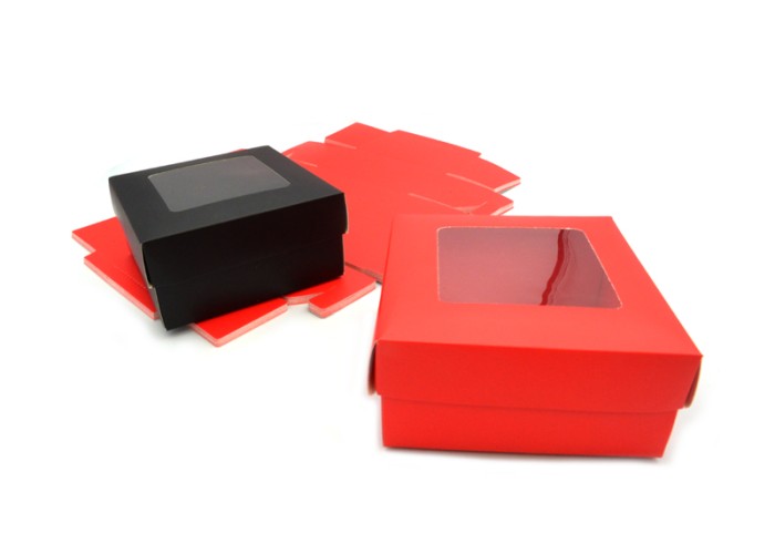ΧΑΡΤΙΝΟ ΚΟΥΤΙ ME KAΠΑΚΙ ΠΑΡΑΘΥΡΟ ΖΕΛΑΤΙΝΑ 13cm x 13cm x 6cm 0402240
