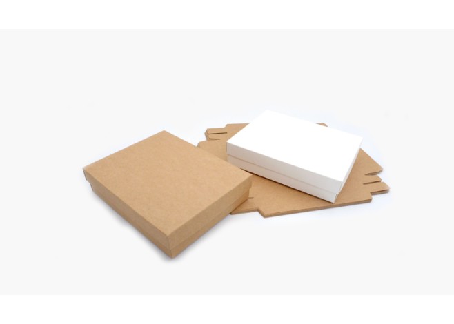 ΧΑΡΤΙΝΟ ΚΟΥΤΙ ME KAΠΑΚΙ 20cm x 16cm x 4.5cm 0402244 ΧΑΡΤΙΝΟ ΚΟΥΤΙ ME KAΠΑΚΙ 20cm x 16cm x 4.5cm 0402244
