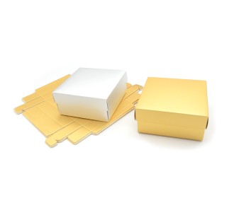 ΧΑΡΤΙΝΟ ΚΟΥΤΙ ΜΕ ΚΑΠΑΚΙ ΧΡΥΣΟ/ΑΣΗΜΙ 8cm x 8cm x 6.5cm 0402260 ΧΑΡΤΙΝΟ ΚΟΥΤΙ ΜΕ ΚΑΠΑΚΙ ΧΡΥΣΟ/ΑΣΗΜΙ 8cm x 8cm x 6.5cm 0402260