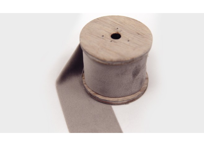 ΚΟΡΔΕΛΑ ΒΕΛΟΥΔΟ ΓΚΡΙ 4.5cm 3m 17AQ1615 0501284 ΚΟΡΔΕΛΑ ΒΕΛΟΥΔΟ ΓΚΡΙ 4.5cm 3m 17AQ1615 0501284