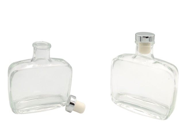 ΜΠΟΥΚΑΛΙ ΓΥΑΛΙΝΟ 200ml ΜΕ ΑΣΗΜΙ ΚΑΠΑΚΙ 0503428 ΜΠΟΥΚΑΛΙ ΓΥΑΛΙΝΟ 200ml ΜΕ ΑΣΗΜΙ ΚΑΠΑΚΙ 0503428