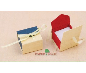 ΚΟΥΤΙ ΧΑΡΤΙΝΟ ΜΕ ΚΟΡΔΕΛΑ ΓΙΑ ΔΑΚΤΥΛΙΔΙ 5x4.5x3.5cm 0506119 ΚΟΥΤΙ ΧΑΡΤΙΝΟ ΜΕ ΚΟΡΔΕΛΑ ΓΙΑ ΔΑΚΤΥΛΙΔΙ 5x4.5x3.5cm 0506119