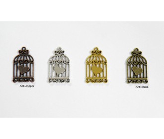 ΜΕΤΑΛΛΙΚΟ ΚΛΟΥΒΙ ΚΡΕΜΑΣΤΟ 20mm x 30mm 0518001 ΜΕΤΑΛΛΙΚΟ ΚΛΟΥΒΙ ΚΡΕΜΑΣΤΟ 20mm x 30mm 0518001