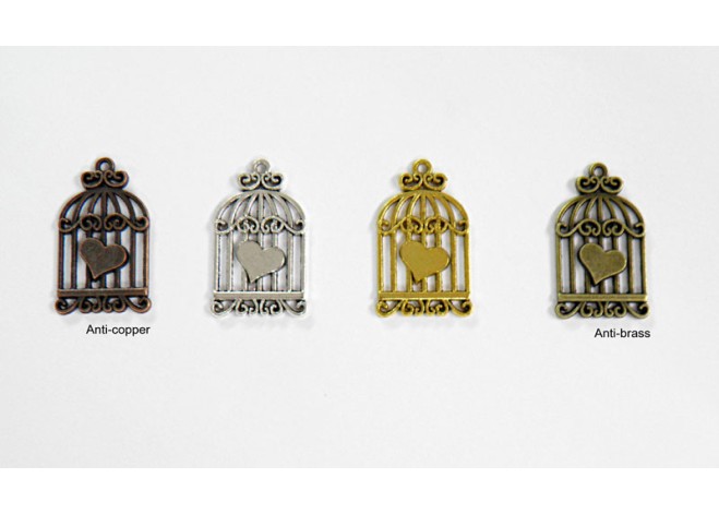 ΜΕΤΑΛΛΙΚΟ ΚΛΟΥΒΙ ΚΡΕΜΑΣΤΟ 20mm x 30mm 0518001 ΜΕΤΑΛΛΙΚΟ ΚΛΟΥΒΙ ΚΡΕΜΑΣΤΟ 20mm x 30mm 0518001