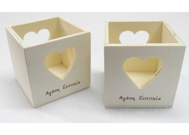 ΞΥΛΙΝΟ ΚΟΥΤΙ ΓΙΑ ΡΕΣΩ ΜΕ ΚΑΡΔΙΕΣ 7cm x 7cm x 7cm 0519274 ΞΥΛΙΝΟ ΚΟΥΤΙ ΓΙΑ ΡΕΣΩ ΜΕ ΚΑΡΔΙΕΣ 7cm x 7cm x 7cm 0519274