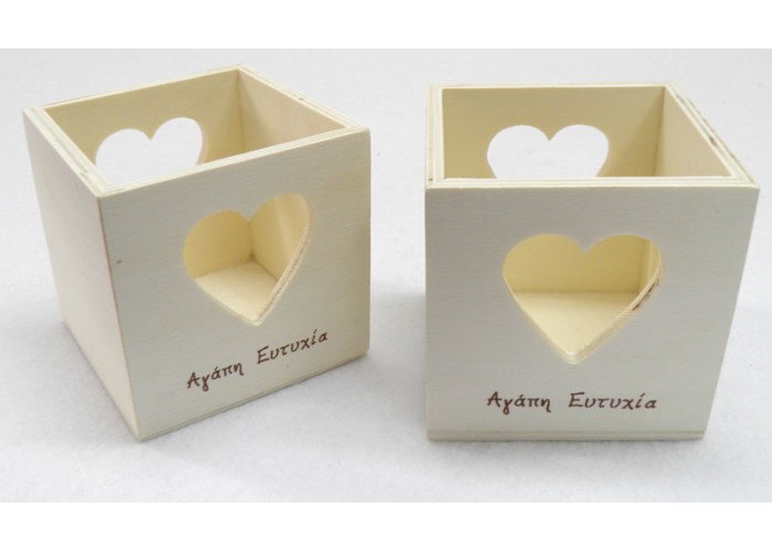 ΞΥΛΙΝΟ ΚΟΥΤΙ ΓΙΑ ΡΕΣΩ ΜΕ ΚΑΡΔΙΕΣ 7cm x 7cm x 7cm 0519274 ΞΥΛΙΝΟ ΚΟΥΤΙ ΓΙΑ ΡΕΣΩ ΜΕ ΚΑΡΔΙΕΣ 7cm x 7cm x 7cm 0519274
