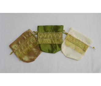 ΠΟΥΓΚΙ ΟΒΑΛ ΤΑΦΤΑΣ ΧΡΥΣΟ ΡΕΛΙ 16.5x16.5cm 0520046 ΠΟΥΓΚΙ ΟΒΑΛ ΤΑΦΤΑΣ ΧΡΥΣΟ ΡΕΛΙ 16.5x16.5cm 0520046