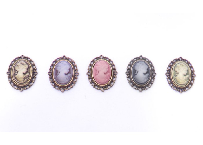 ΚΑΜΕΟ ΜΕ ΜΕΤΑΛΛΙΚΗ ΚΟΡΝΙΖΑ 30mm x 40mm 0529000 ΚΑΜΕΟ ΜΕ ΜΕΤΑΛΛΙΚΗ ΚΟΡΝΙΖΑ 30mm x 40mm 0529000