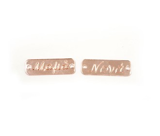 ΤΑΜΠΕΛΑΚΙΑ ΠΛΕΞΙΓΚΛΑΣ ROSE GOLD ΜΕ ΟΝΟΜΑΤΑ 3.4cm x 1.1cm 0529014 ΤΑΜΠΕΛΑΚΙΑ ΠΛΕΞΙΓΚΛΑΣ ROSE GOLD ΜΕ ΟΝΟΜΑΤΑ 3.4cm x 1.1cm 0529014