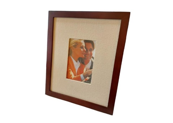 Κορνίζα walnut-ύφασμα 25,5x30x2εκ. Κορνίζα walnut-ύφασμα 25,5x30x2εκ.