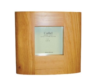 Κορνίζα ξύλινη καφέ οβάλ για φωτό 7,5x7,5εκ. Κορνίζα ξύλινη καφέ οβάλ για φωτό 7,5x7,5εκ.