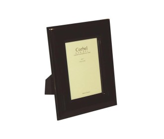 Κορνίζα ξύλινη μαύρη για φωτό 10x15εκ. Κορνίζα ξύλινη μαύρη για φωτό 10x15εκ.