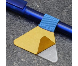 Στυλοθήκη λαστιχένια αυτοκόλλητη γαλάζιο 4.5x3εκ. Στυλοθήκη λαστιχένια αυτοκόλλητη γαλάζιο 4.5x3εκ.