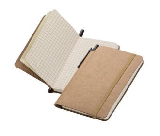Σημειωματάριο eco με λάστιχο και στυλό καφέ Α6 Υ14x9,7x1.1εκ. Σημειωματάριο eco με λάστιχο και στυλό καφέ Α6 Υ14x9,7x1.1εκ.