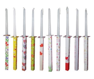 Λαμπάδα διακοσμημένη λευκή με κηροστάτη 44εκ. Λαμπάδα διακοσμημένη λευκή με κηροστάτη 44εκ.