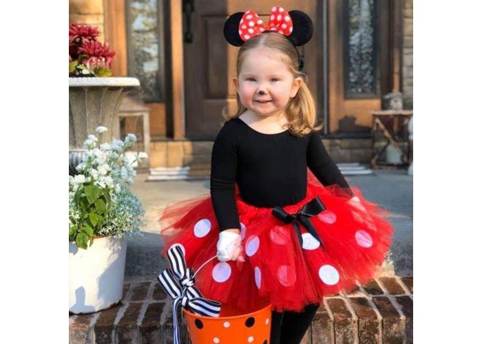 Σετ ποντικίνα με φόρεμα και τη στέκα.