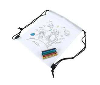 Τσάντα πλάτης non wooven λευκή για ζωγραφική με 5 κηρομπογιές 20x30εκ. Τσάντα πλάτης non wooven λευκή για ζωγραφική με 5 κηρομπογιές 20x30εκ.