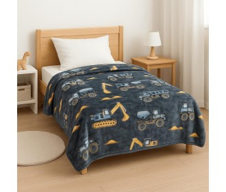 Κουβέρτα παιδική trucks βελουτέ από 100% polyester 150x220εκ.