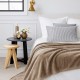 Κουβέρτα υπέρδιπλη μπεζ βελουτέ από 100% polyester 220x240εκ. Κουβέρτα υπέρδιπλη μπεζ βελουτέ από 100% polyester 220x240εκ.