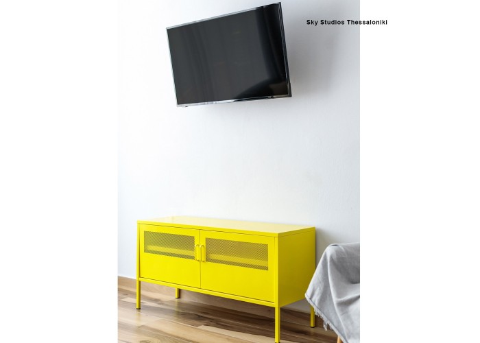 Έπιπλο τηλεόρασης μεταλλικό Nextdeco με ανοιγόμενες πόρτες κίτρινο Υ60x118x40εκ. Έπιπλο τηλεόρασης μεταλλικό Nextdeco με ανοιγόμενες πόρτες κίτρινο Υ60x118x40εκ.