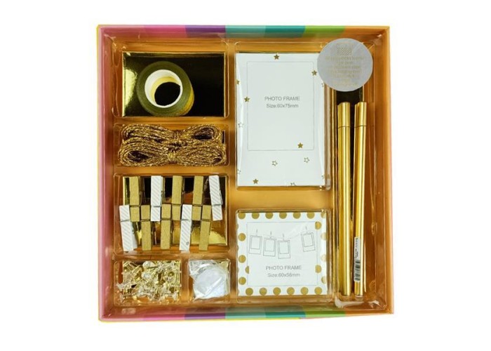 Σετ γραφικής ύλης gold 70 τεμ. σε κουτί δώρου Υ3x22×22εκ. Σετ γραφικής ύλης gold 70 τεμ. σε κουτί δώρου Υ3x22×22εκ.