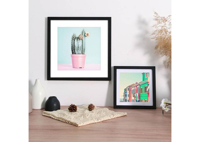 Κορνίζα τοίχου ξύλινη μαύρη με ακρυλικό τζάμι 30x30εκ. Κορνίζα τοίχου ξύλινη μαύρη με ακρυλικό τζάμι 30x30εκ.