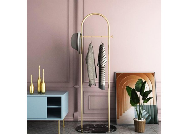 Κρεμάστρα ρούχων μεταλλική Υ170x50x30εκ. χρυσή - μαύρη βάση Κρεμάστρα ρούχων μεταλλική Υ170x50x30εκ. χρυσή - μαύρη βάση