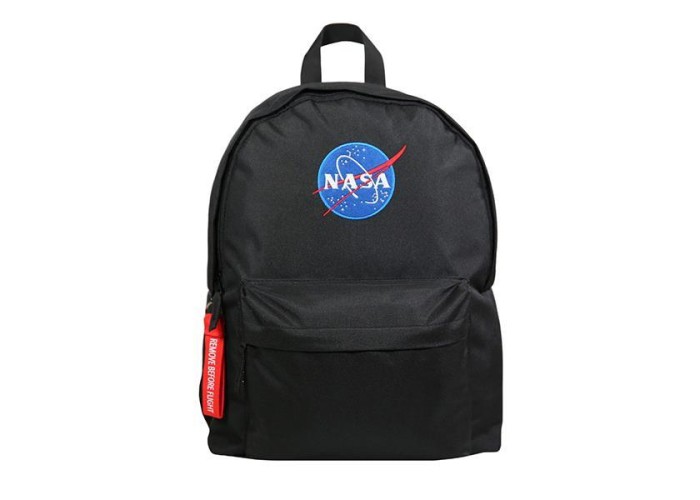 Bagtrotter τσάντα πλάτης ΝΑSA μαύρη Υ42x28x16εκ. Bagtrotter τσάντα πλάτης ΝΑSA μαύρη Υ42x28x16εκ.