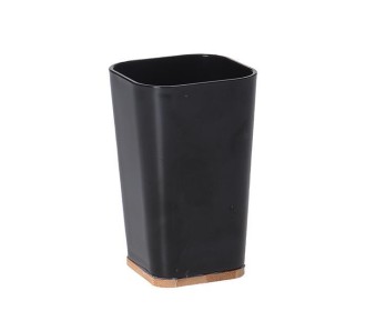Ποτήρι μπάνιου πλαστικό μαύρο με bamboo βάση 7,3x7,5xΥ11,5εκ. Ποτήρι μπάνιου πλαστικό μαύρο με bamboo βάση 7,3x7,5xΥ11,5εκ.