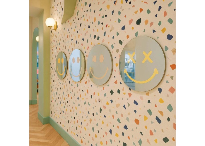 Καθρέφτης μικρός Smiley Face γυάλινος 25x25εκ. Καθρέφτης μικρός Smiley Face γυάλινος 25x25εκ.