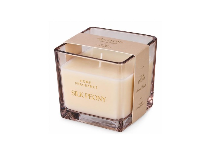 Αρωματικό κερί σε γυάλινο δοχείο Silk Peony 10x10εκ. Αρωματικό κερί σε γυάλινο δοχείο Silk Peony 10x10εκ.