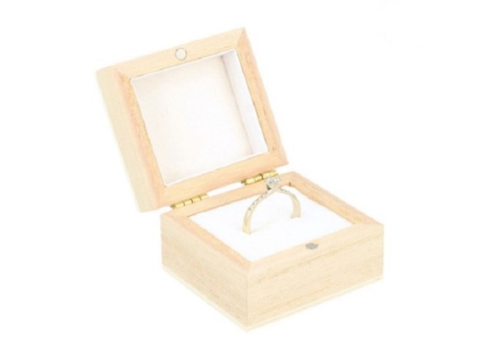 Ξύλινο κουτί για δαχτυλίδι 5.1x4.7x3.2cm Ξύλινο κουτί για δαχτυλίδι 5.1x4.7x3.2cm