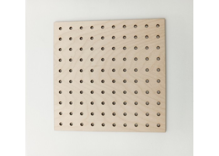 Ξύλινη επιφάνεια 20cm x 20cm με 100 τρύπες 0,5cm Ξύλινη επιφάνεια 20cm x 20cm με 100 τρύπες 0,5cm