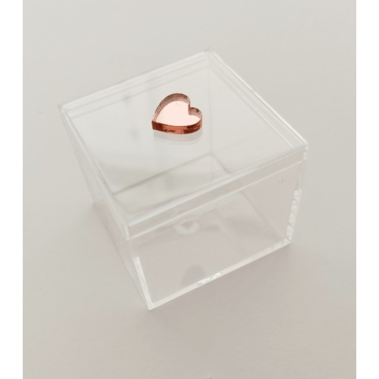 Plexiglass κουτάκι 5,5cm με διακοσμητικό στοιχείο plexiglass καρδιά Plexiglass κουτάκι 5,5cm με διακοσμητικό στοιχείο plexiglass καρδιά