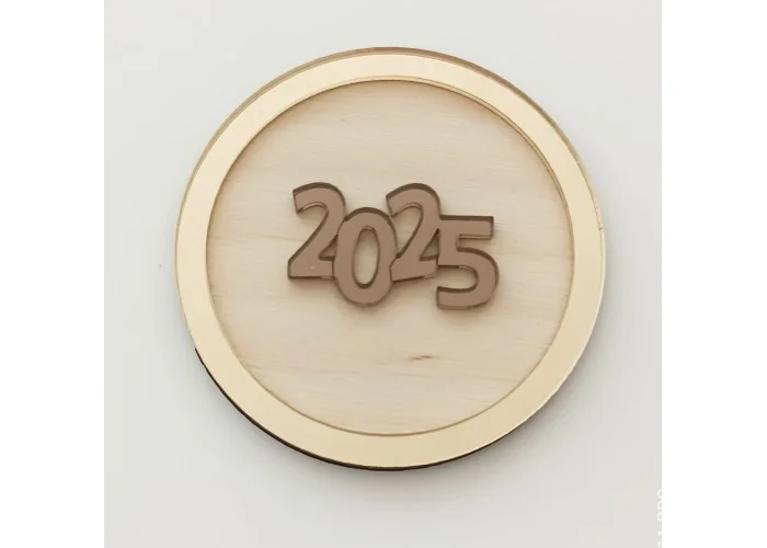Γούρι από ξύλο και Plexiglass 2026 #3 Γούρι από ξύλο και Plexiglass 2026 #3