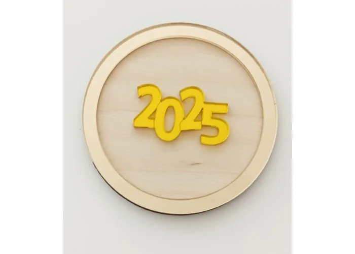 Γούρι από ξύλο και Plexiglass 2026 #3 Γούρι από ξύλο και Plexiglass 2026 #3