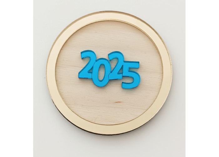 Γούρι από ξύλο και Plexiglass 2026 #3 Γούρι από ξύλο και Plexiglass 2026 #3