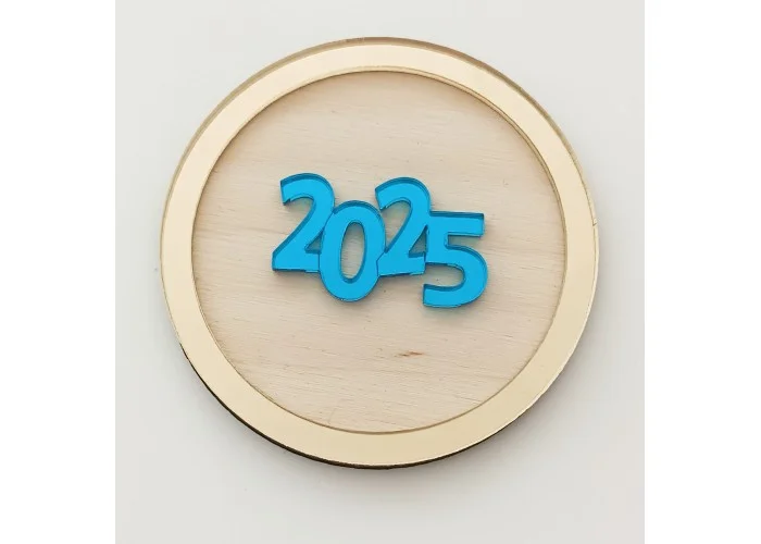 Γούρι από ξύλο και Plexiglass 2026 #3 Γούρι από ξύλο και Plexiglass 2026 #3