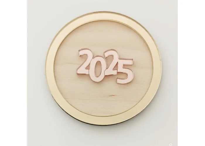 Γούρι από ξύλο και Plexiglass 2026 #3 Γούρι από ξύλο και Plexiglass 2026 #3