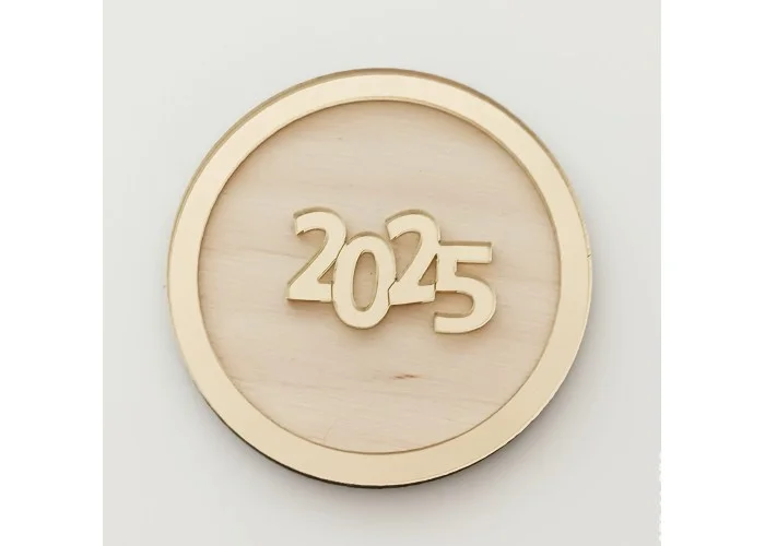 Γούρι από ξύλο και Plexiglass 2026 #3 Γούρι από ξύλο και Plexiglass 2026 #3