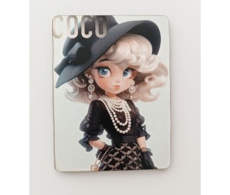 Ξύλινο διακοσμητικό Mrs Channel #7 Ξύλινο διακοσμητικό Mrs Channel #7